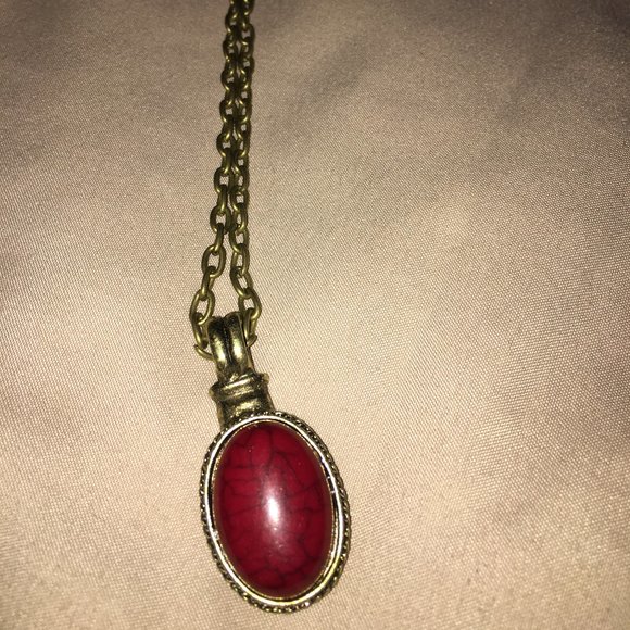 NICE STONE DEEP RED STONE WITH VEINS NECKLACE NEW - Picture 3 of 3